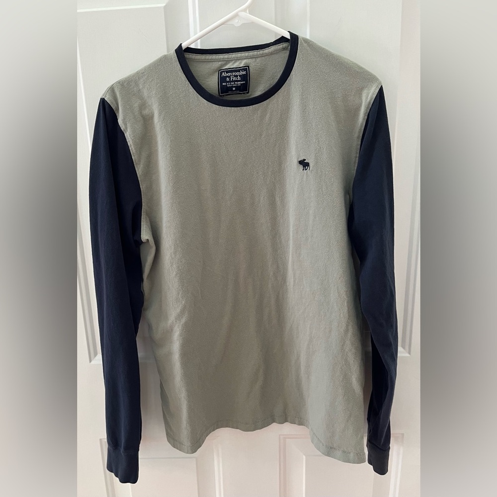 Set of 2 (2 for $15!) Abercrombie & Fitch Long Sleeve Men’s Medium T-Shirts